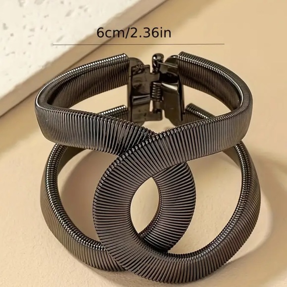 Double C CC Brand new CUFF BANGLE BRACELET - Picture 3 of 5